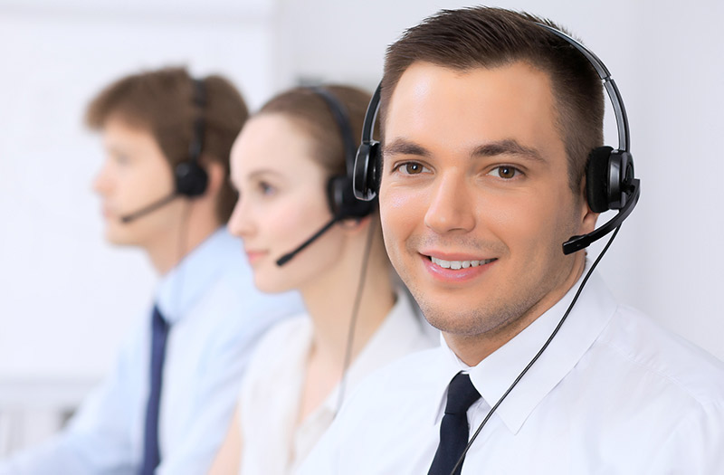 多言語クレジットカスタマースタッフによる、加盟店のバックアップ